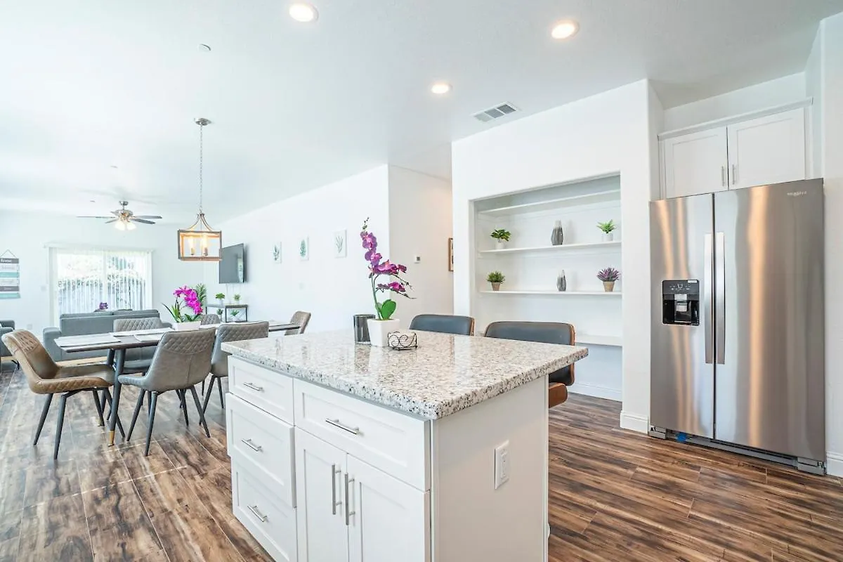 Holiday home Modern Home Minutes From Downtown & Smf Airport Sacramento