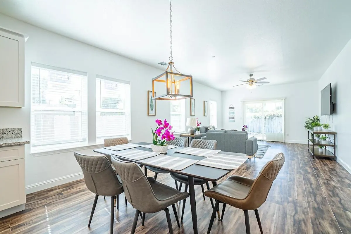 Modern Home Minutes From Downtown & Smf Airport Sacramento Holiday home
